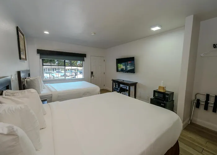 Monterey Surf Inn